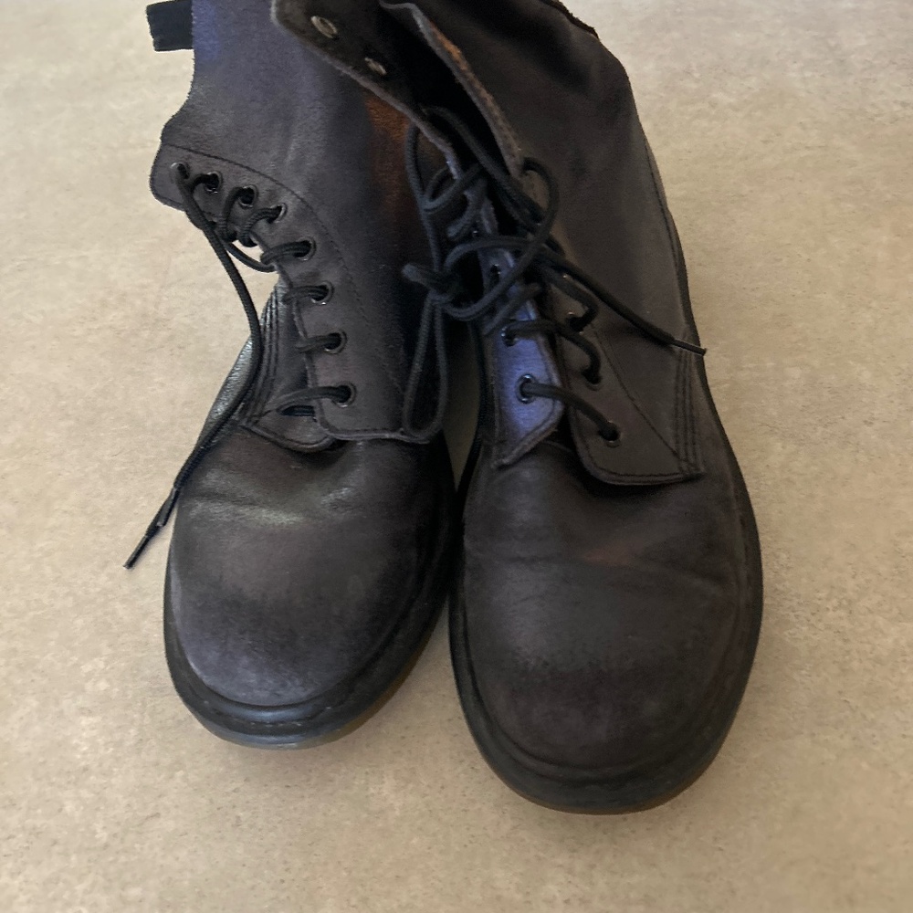 Dr. Martens  8 hole boots